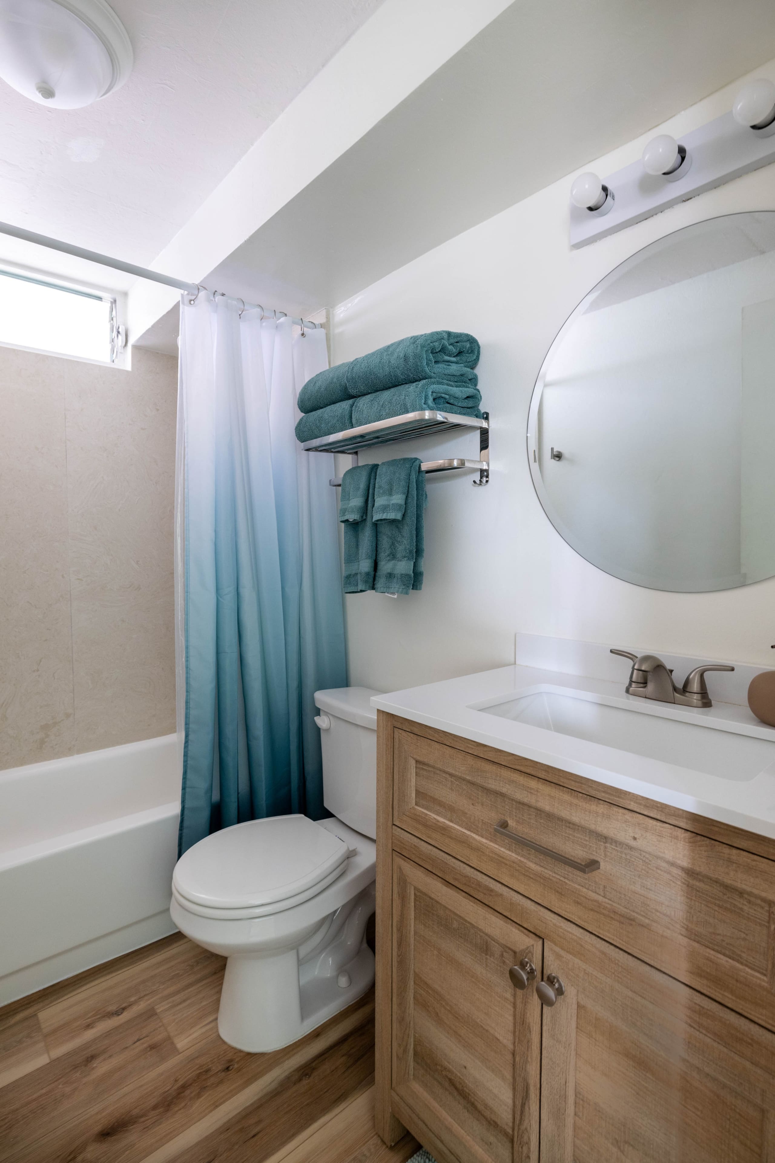 Condo in Honolulu · ★4.91 · Studio · 2 beds · 1 private bath - Image 12