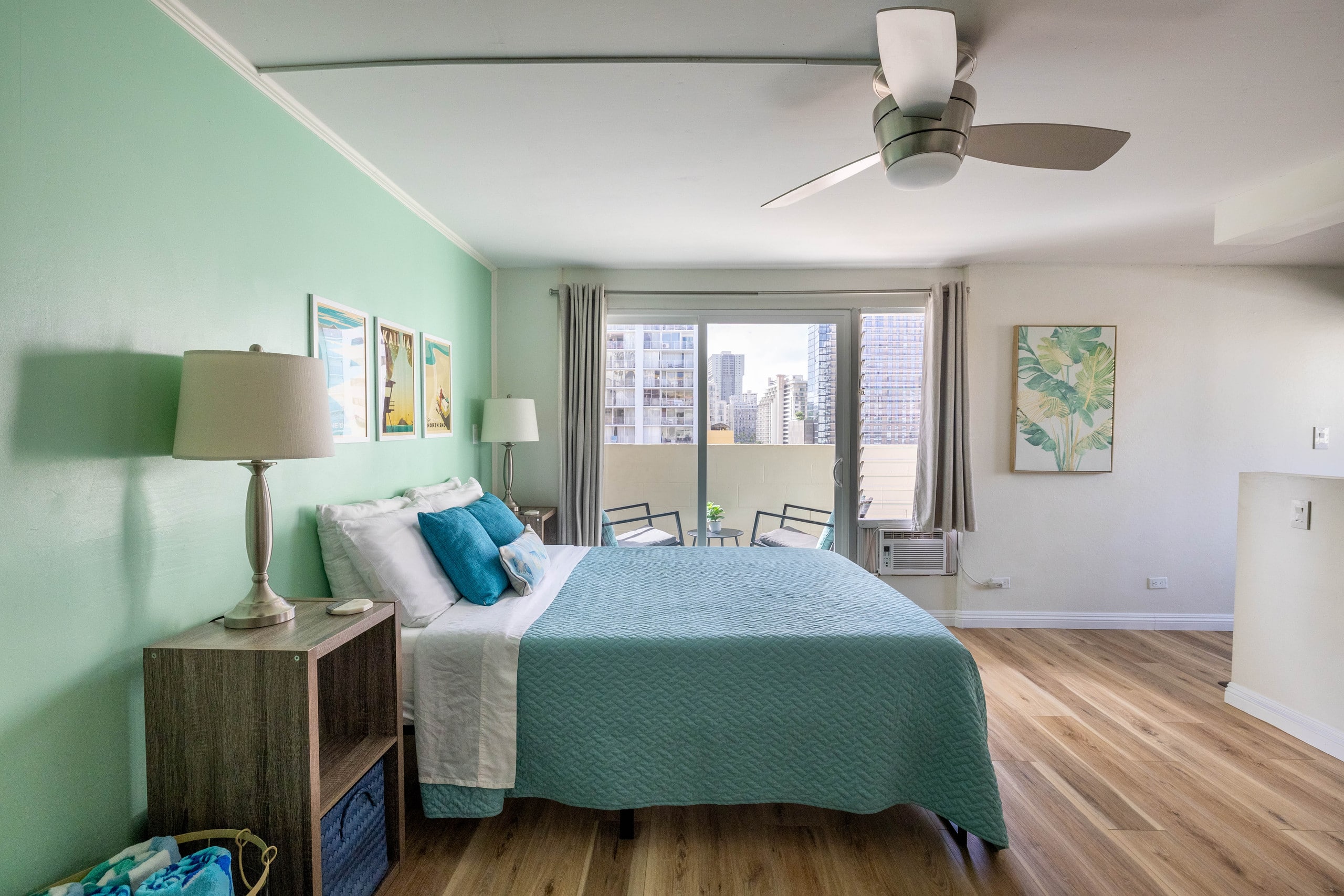 Condo in Honolulu · ★4.91 · Studio · 2 beds · 1 private bath - Image 3
