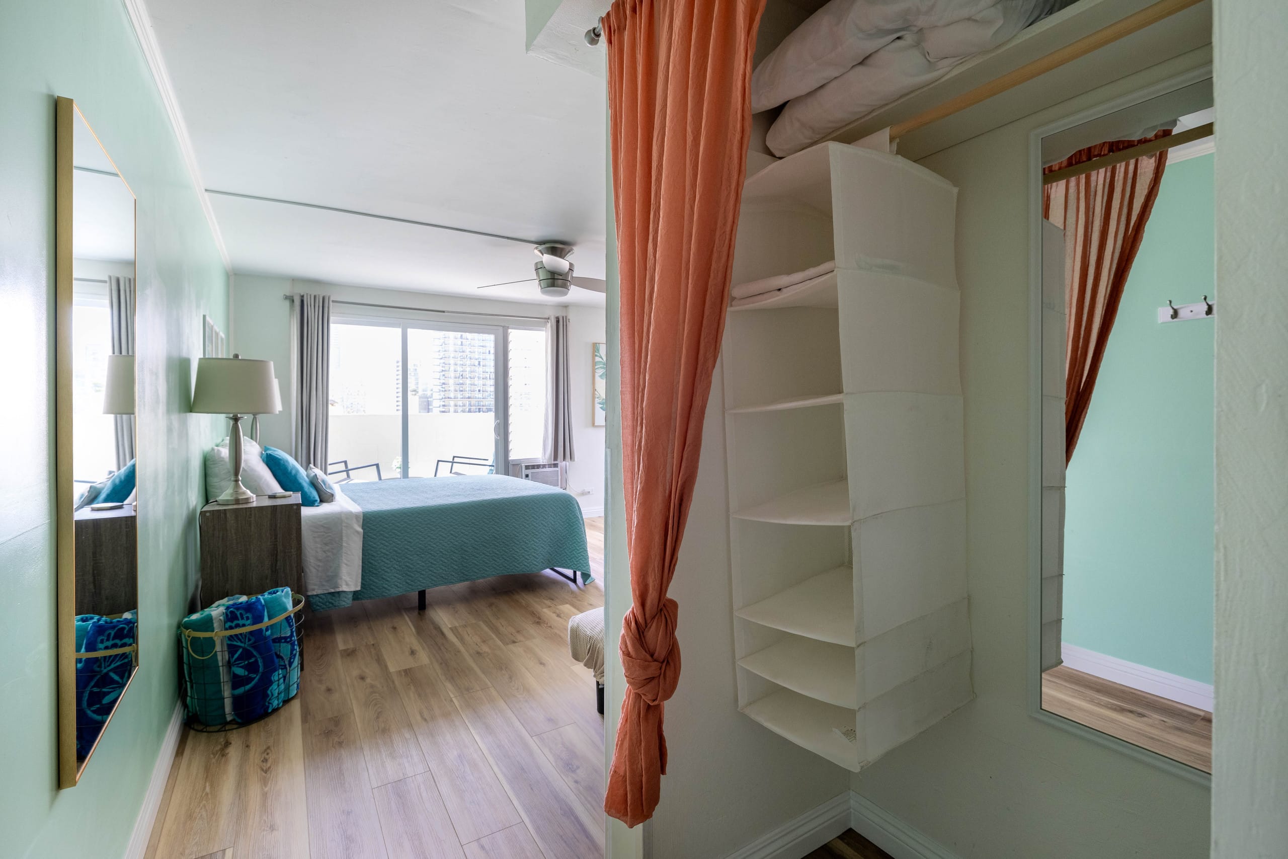 Condo in Honolulu · ★4.91 · Studio · 2 beds · 1 private bath - Image 7