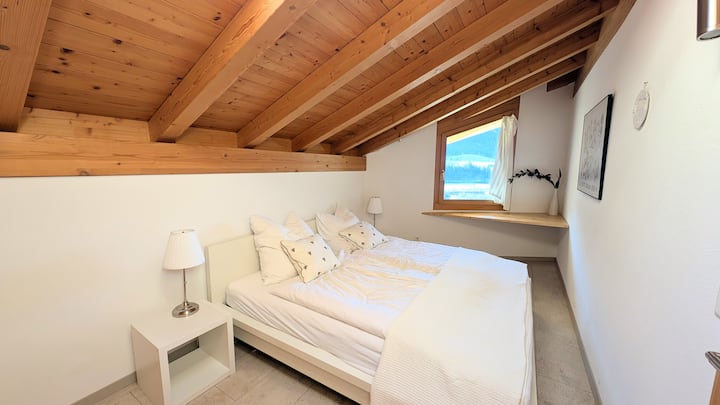 第三间卧室/双人床180x200厘米（71x79英寸）