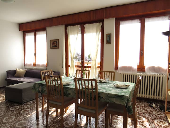 მისაღები ოთახი