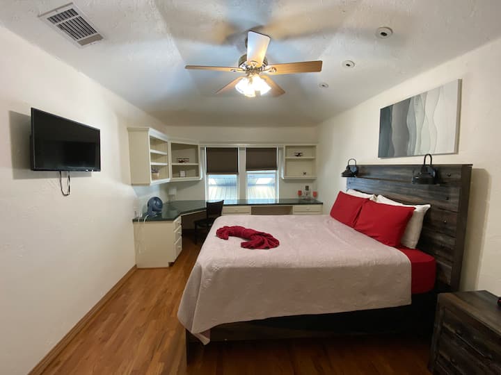 Bedroom #4 Queen size bed