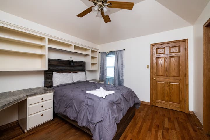 Bedroom #5 double bed. Elevator next to this bedroom.