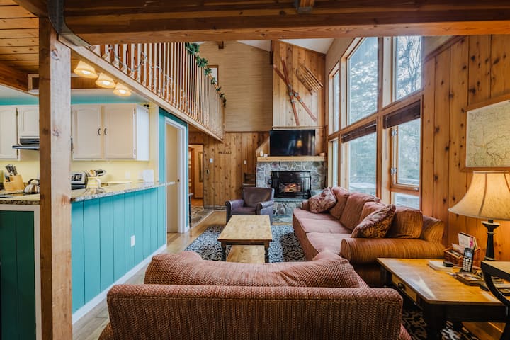 Charming 3 Bedroom Chalet With Mountain Views - Snowshoe, WV