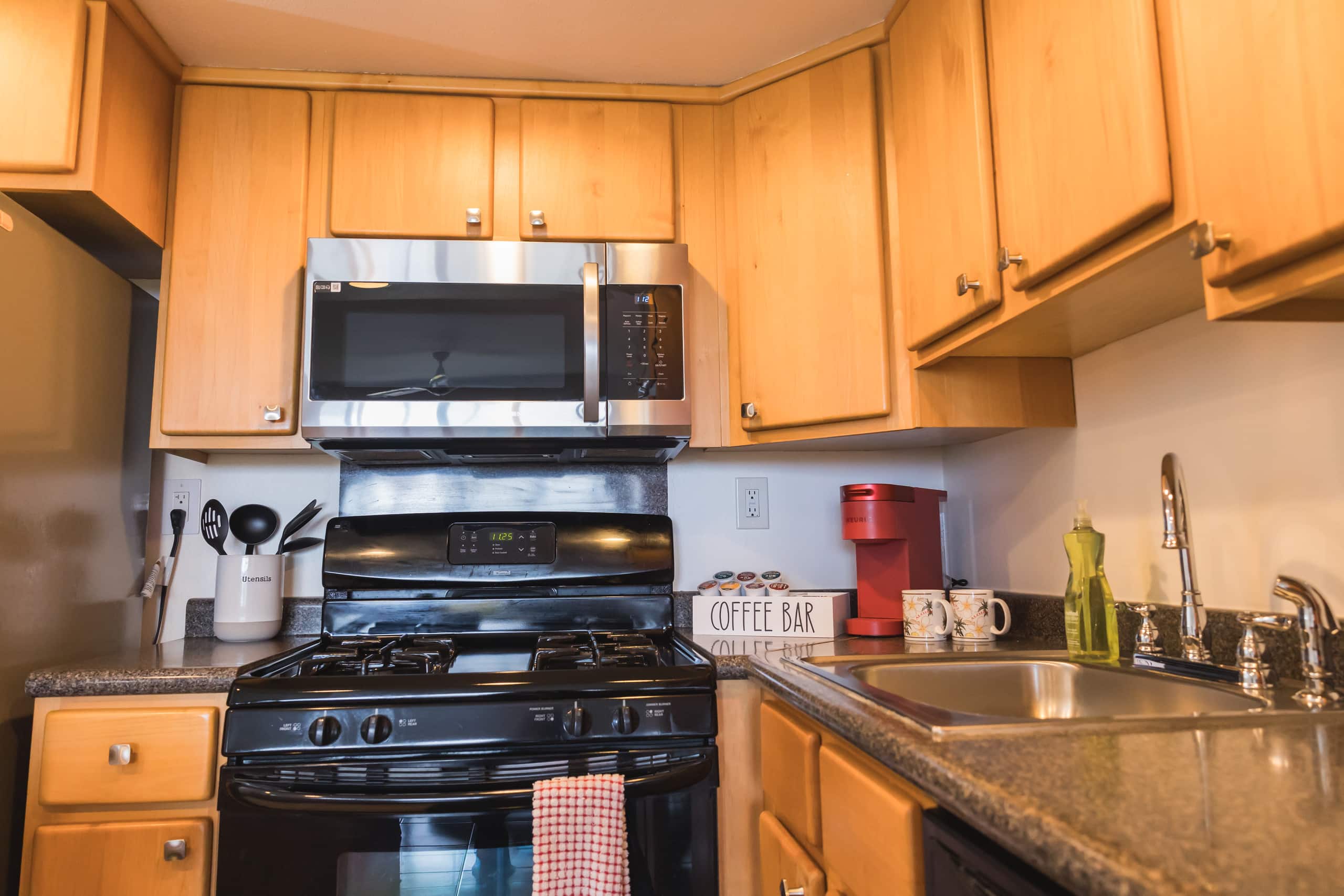 Condo in Kihei · ★4.97 · 1 bedroom · 2 beds · 1 bath - Image 11