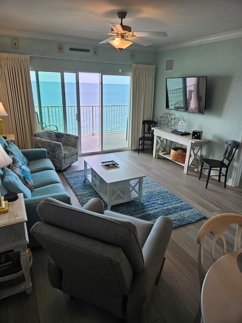 Popular Airbnb listing: Suntastic*BeachFront * King Suite*Beach Equip in Gulf Shores