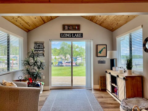 "THE LAKEHOUSE" With Pontoon Boat Available