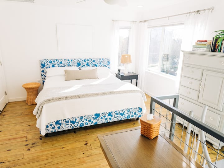 Голямо двойно легло, много удобно.