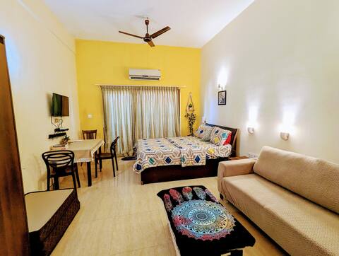 Comfy and spacious studio apartment with patio