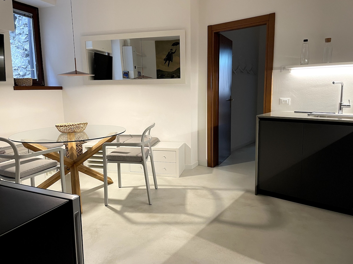 Annuncio Airbnb popolare: Peler, stylish apartment with garage a Riva Del Garda