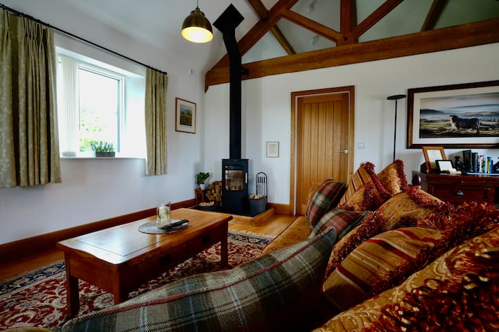 Courtyard Cottage -With Japanese Whirlpool Bath - Haddon Hall