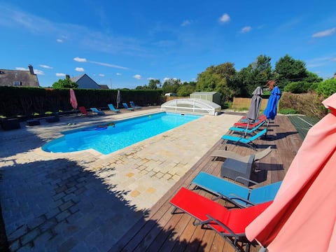 family cottage with pool 12 people "les chouettes"