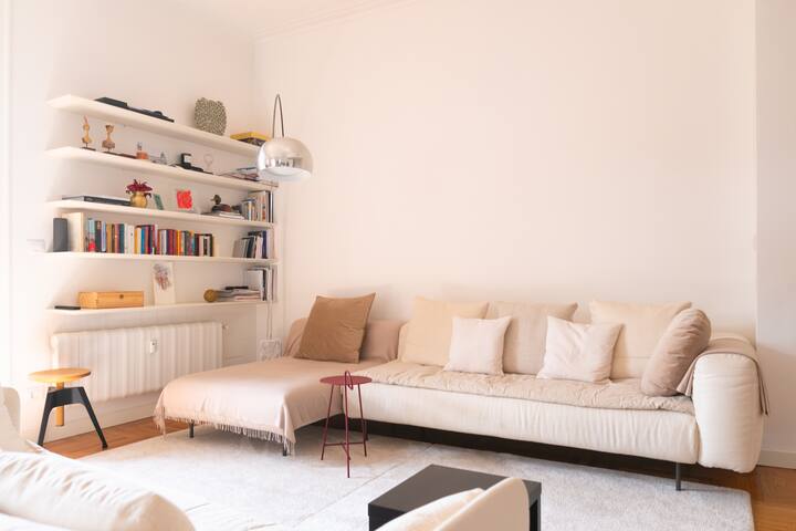 New Bright and Charming Design apartment gallery image 2