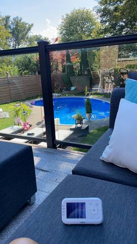 Luxury 2bedroom Unit in the city/heated salt pool. gallery image 4