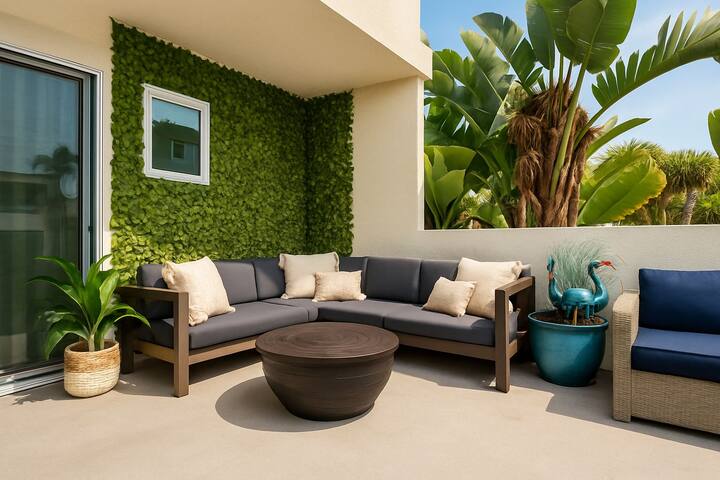 Stunning 4BR Villa with Bay Views & Rooftop Decks! gallery image 4