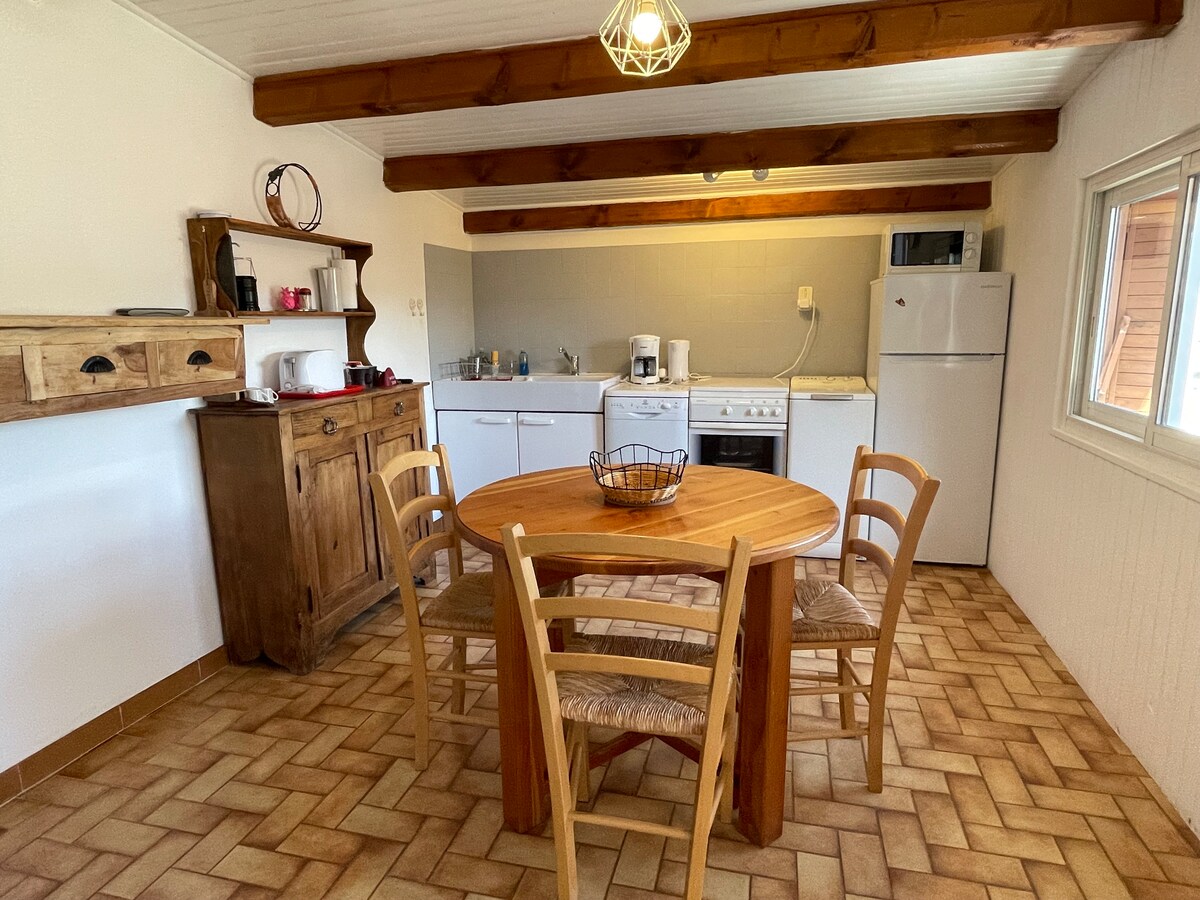 Popular Airbnb listing: GITE COSY 4 in Ruoms