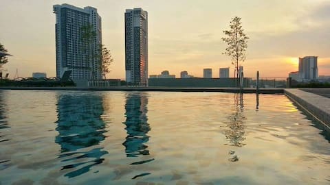 HYVE WiFi Parking SwimPool Gym Mini Mart Cyberjaya