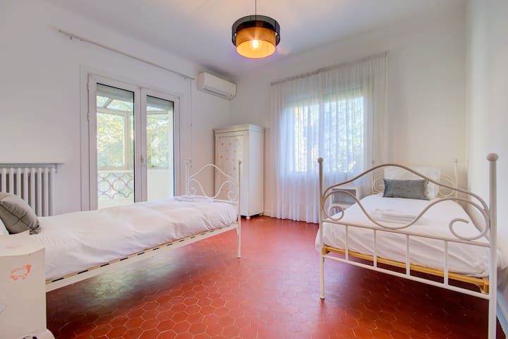 საძინებელი 4