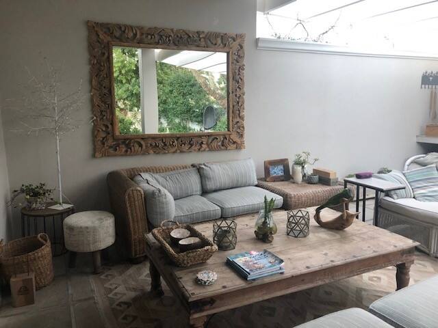 Cheerful 4 bedroom home with pool & inverter gallery image 2