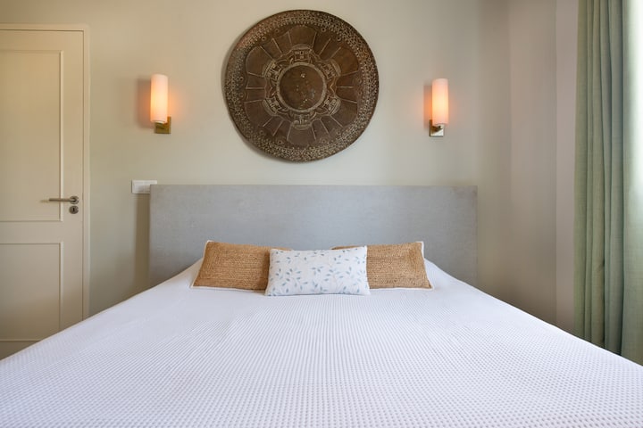 غرفة النوم الرئيسية 