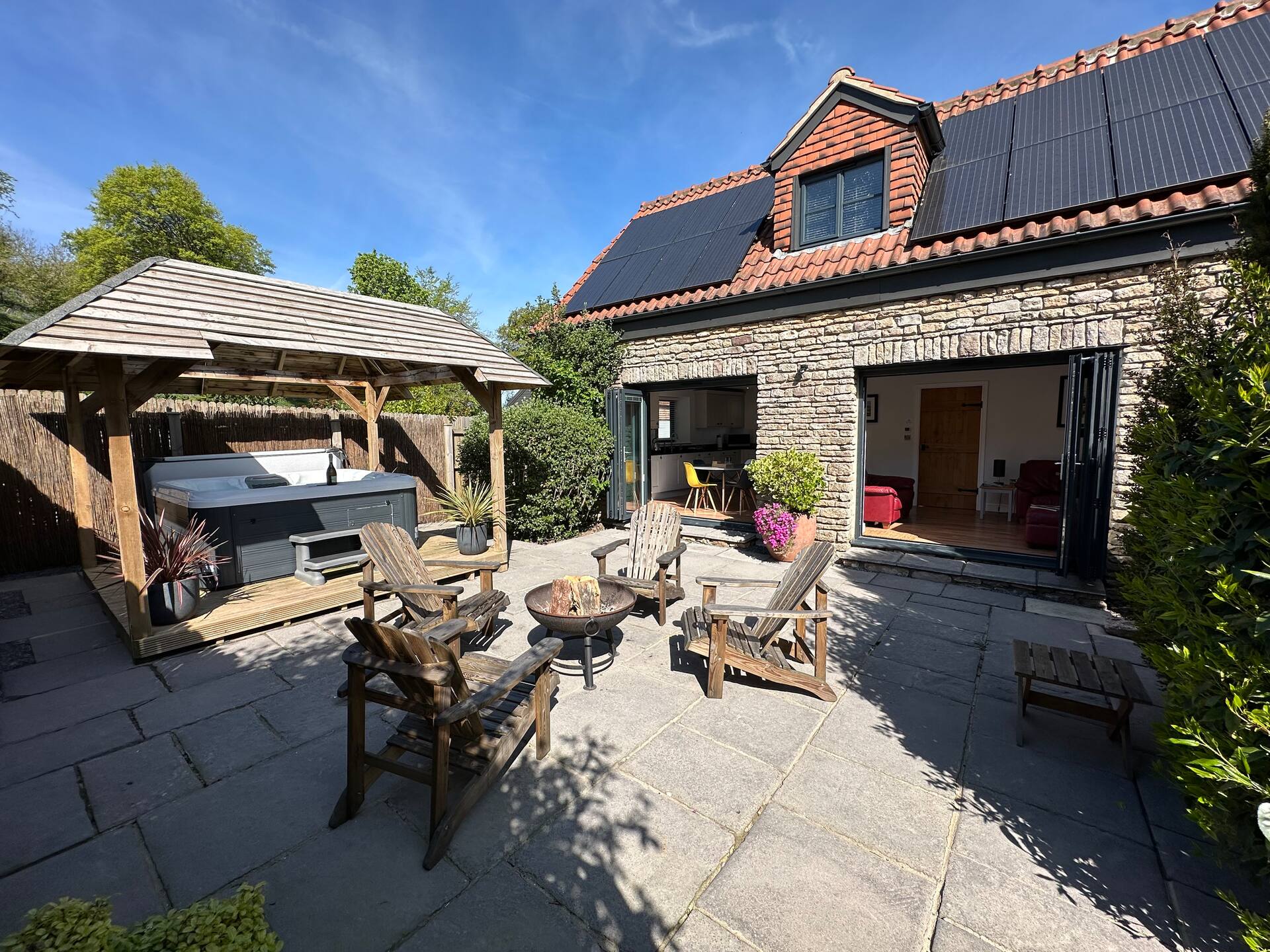 Maple Cottage, beautiful Mendip Hills with hot tub