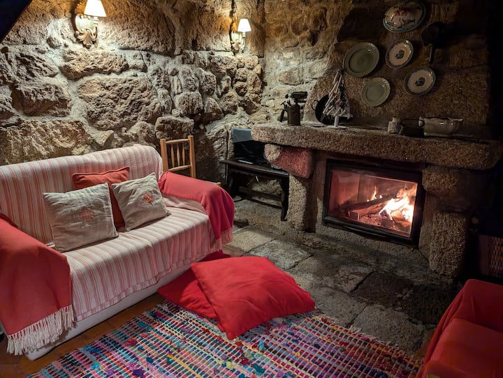 Maison Des 5 Croix,   Muraille Médiévale_ Sortelha - Sabugal