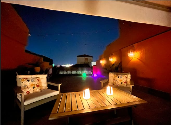 Apartment Madrid Center tastefully updated & patio