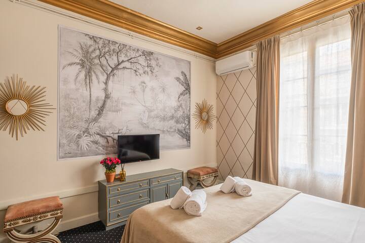 HoHomes – Centric Entire Barcelonian Flat gallery image 4