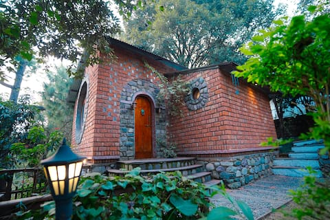 Two in a Den -Cabin Room for Couple