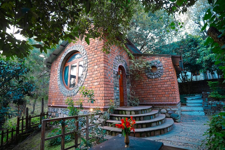Two In A Den -Cabin Room For Couple - Bhimtal