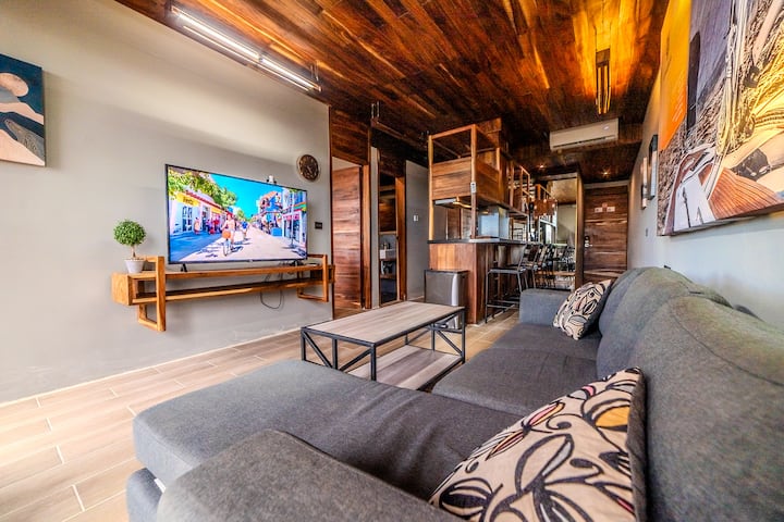 La Pirata - 2br, Steps To 5th Avenue + Beach - Playa del Carmen