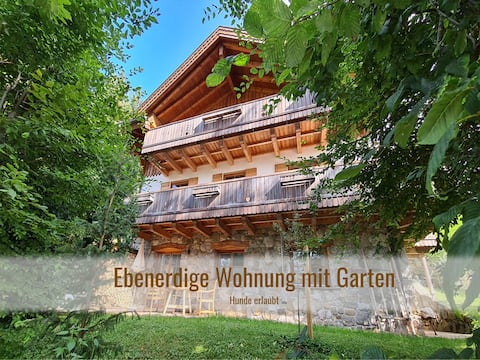 Spacious first floor apartment with garden and extra entrance
