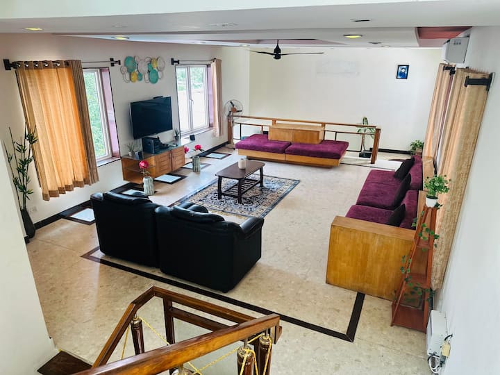Cheerful 5 Bedroom Villa With Pool & Beach Access - Chennai