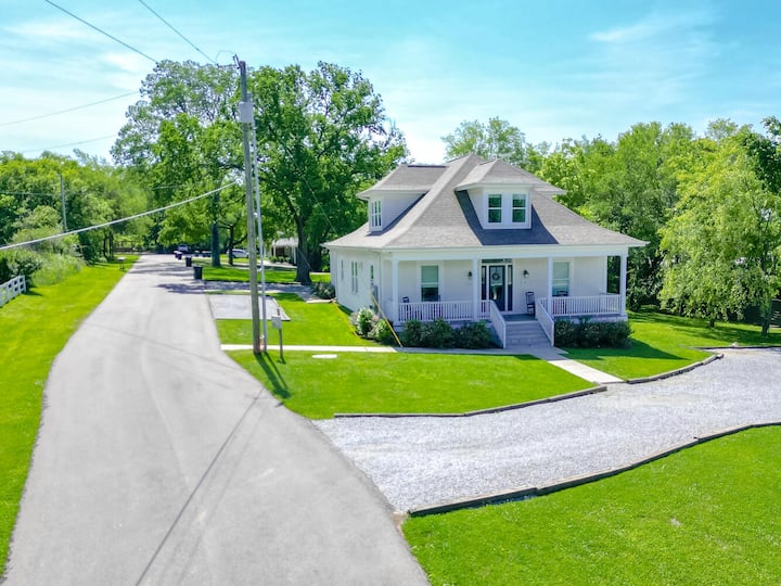 Historic Charm | Franklin Retreat | Near Downtown - Splash Park, Franklin