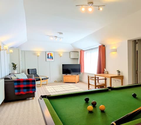 Top performing Airbnb: Hidden Coach House - EV Parking & Walk to Centre in Bathampton