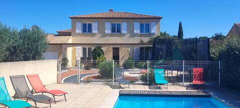 classified 4* secure villa and pool, boulodrome