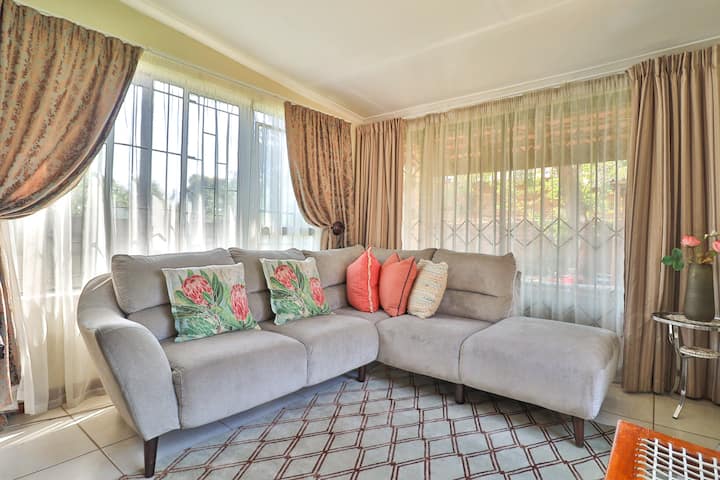 2bed/bath In Pretoria.long Stays, In Pretoria East - Centurion