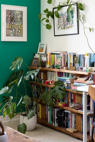 Flat with lovely views in trendy Leith gallery image 4