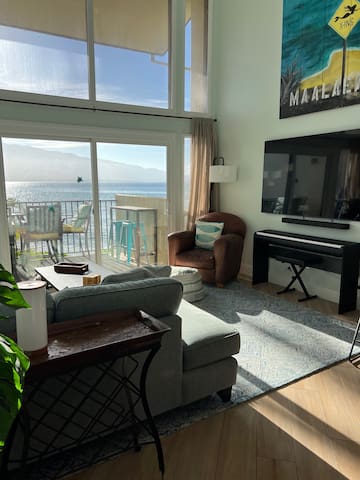 Makani A Kai B4 beachfront Maui, pool, a/c, w/d gallery image 4