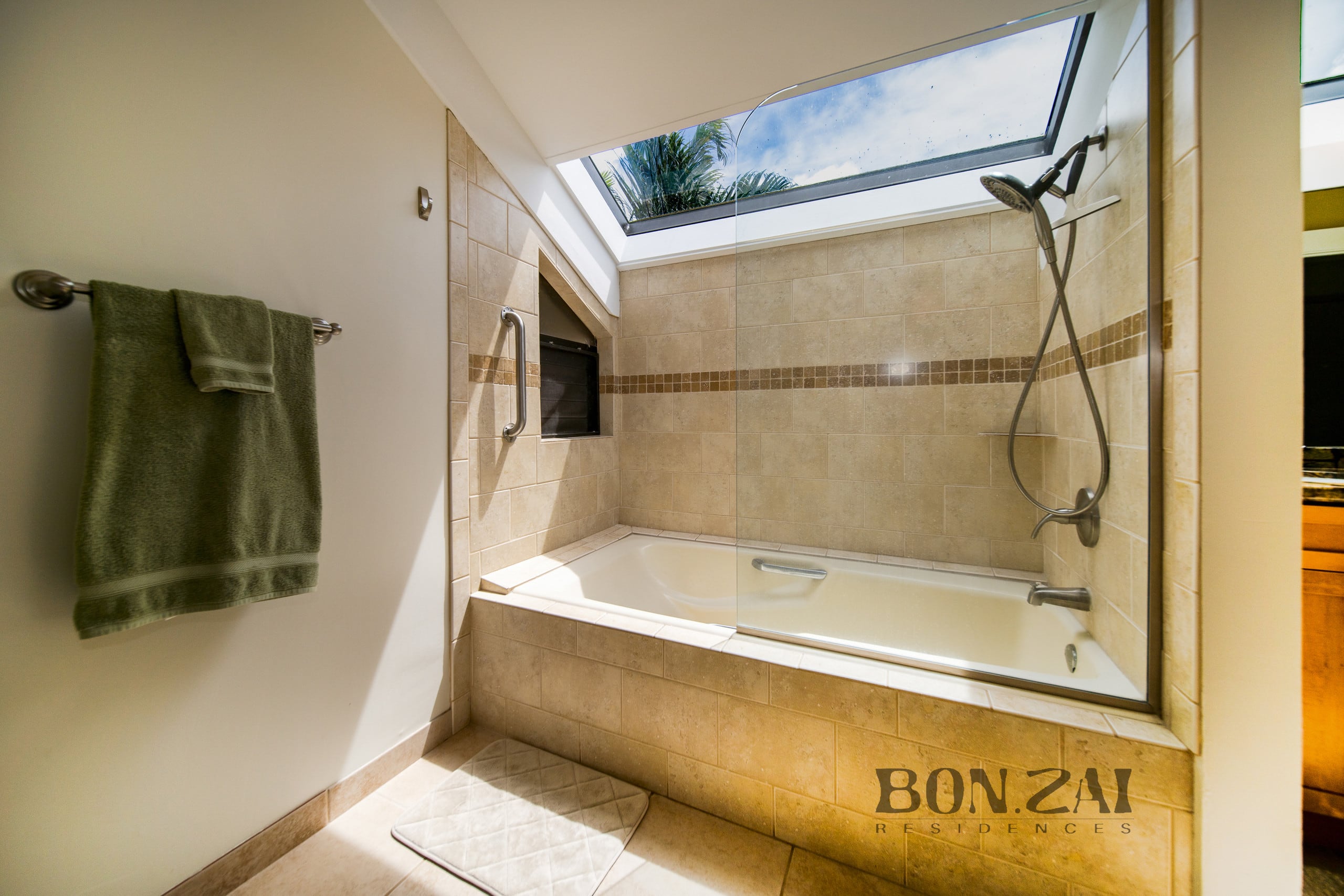 Condo in Lahaina · ★4.97 · 3 bedrooms · 5 beds · 2 private baths - Image 21