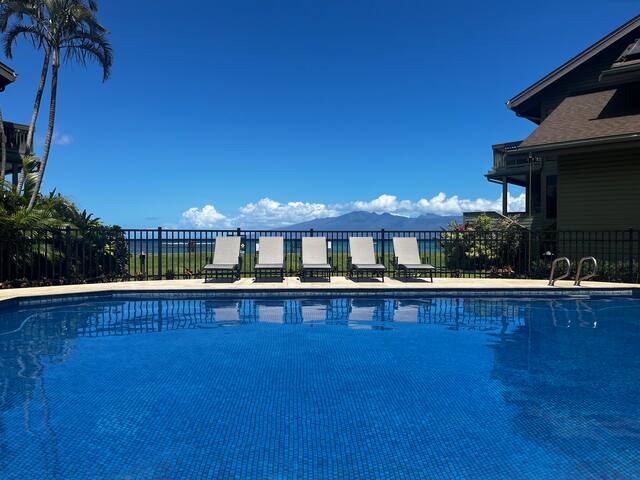 Oceanfront View-Balcony-Pool: Kahana Outrigger 3B1 gallery image 5