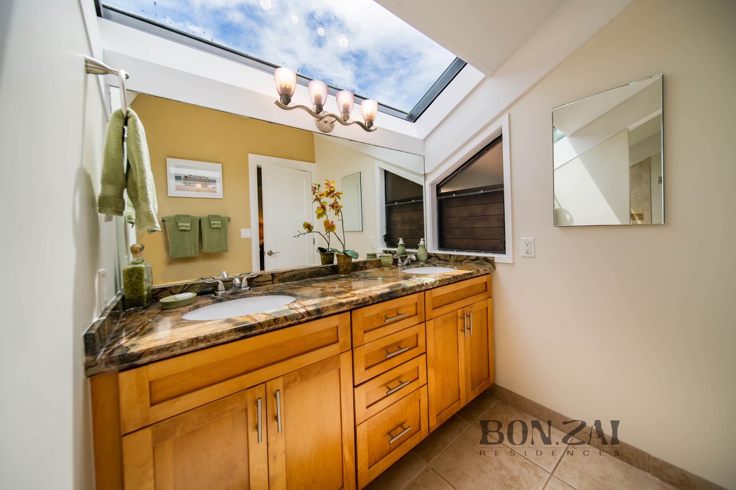 Condo in Lahaina · ★4.97 · 3 bedrooms · 5 beds · 2 private baths - Image 22