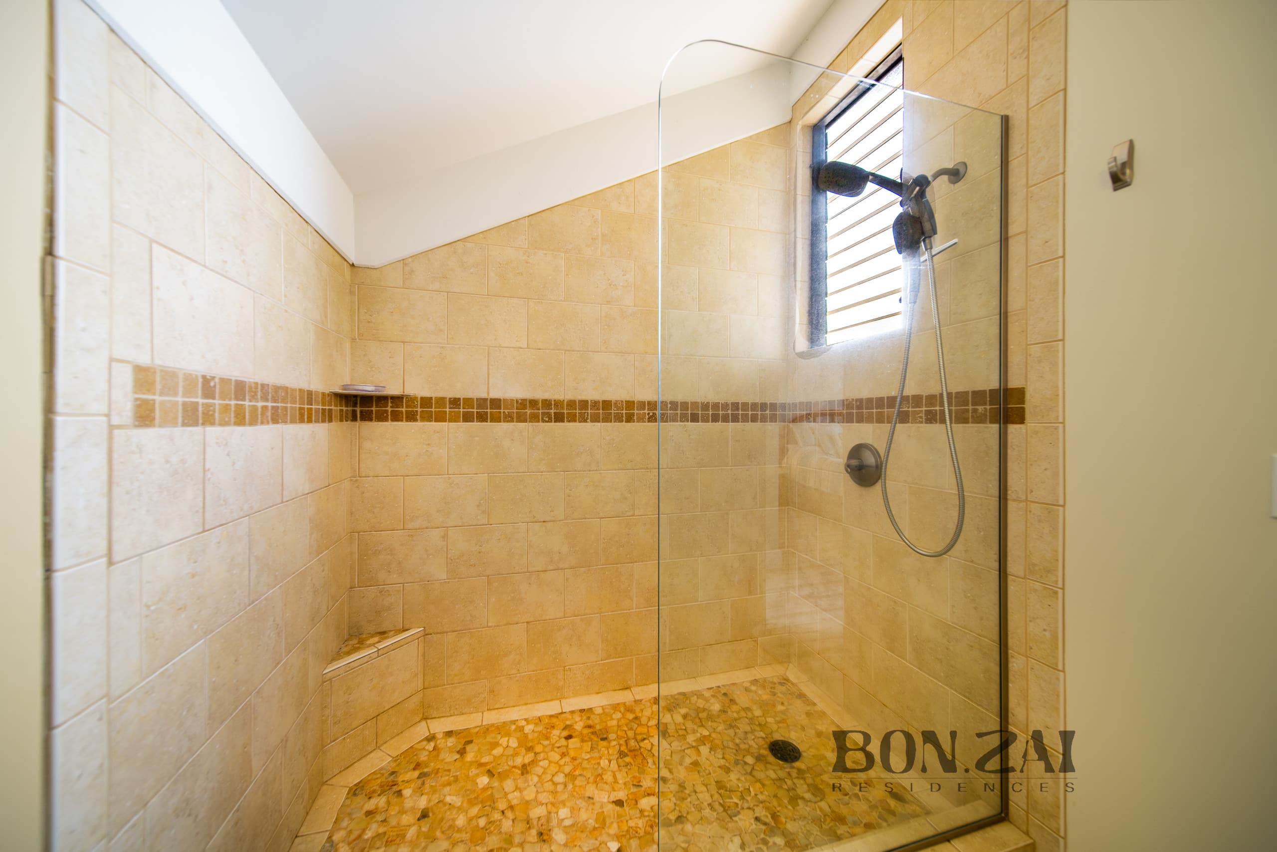 Condo in Lahaina · ★4.97 · 3 bedrooms · 5 beds · 2 private baths - Image 24