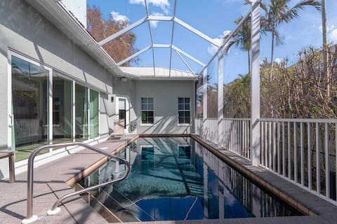 Elegant Naples Home with Pool - Esthetic Stays