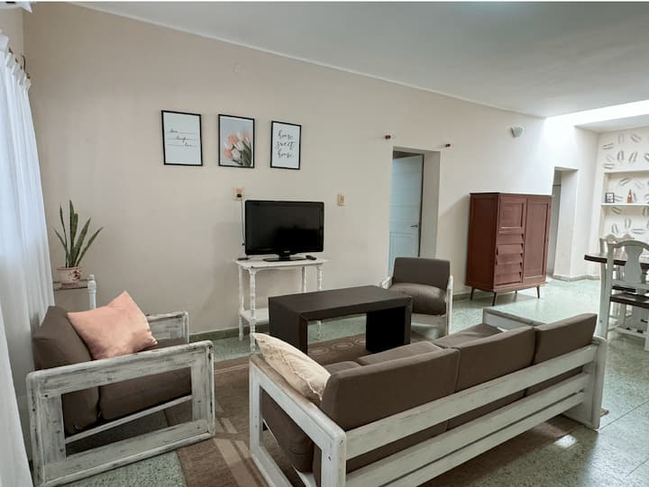 Spacious House For 6 People In A Great Location - Formosa