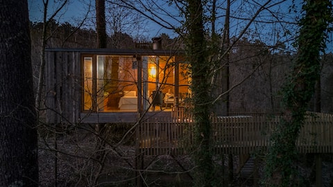 Treehouse with a Jacuzzi