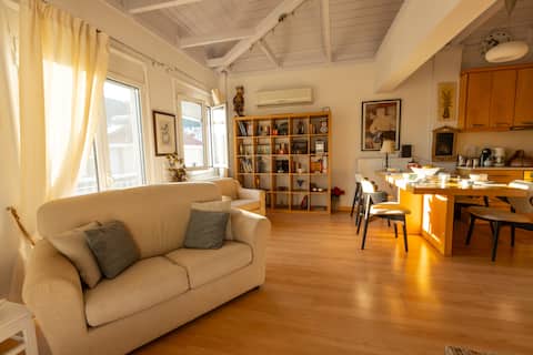 3rd floor apartment in the center of Nafpaktos