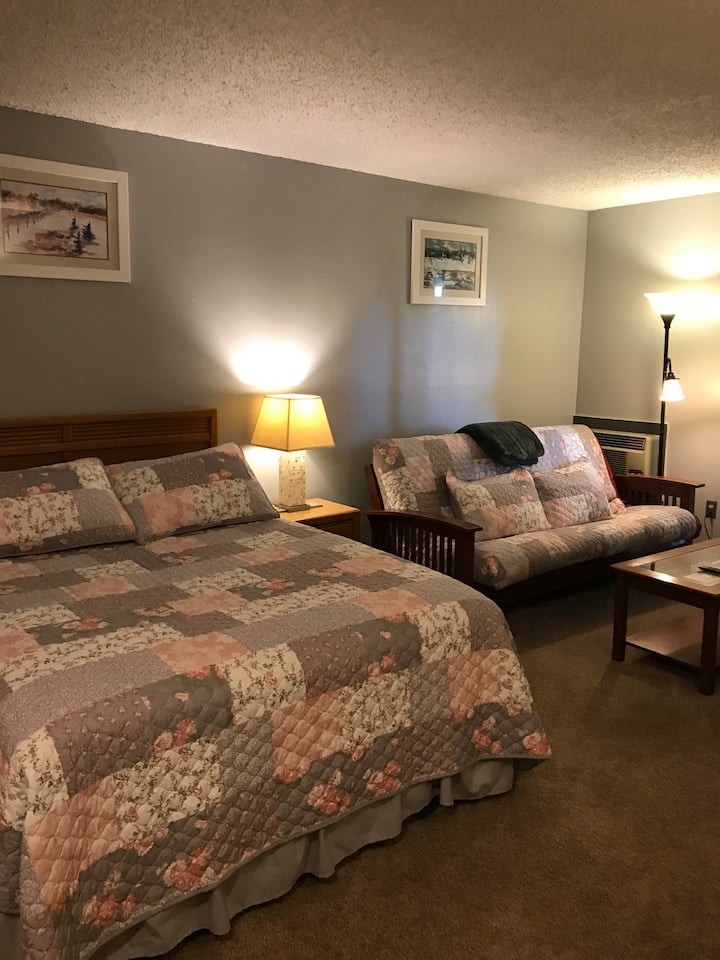 Summit Sunsets 561 - Ski, Golf And More ! - Michigan