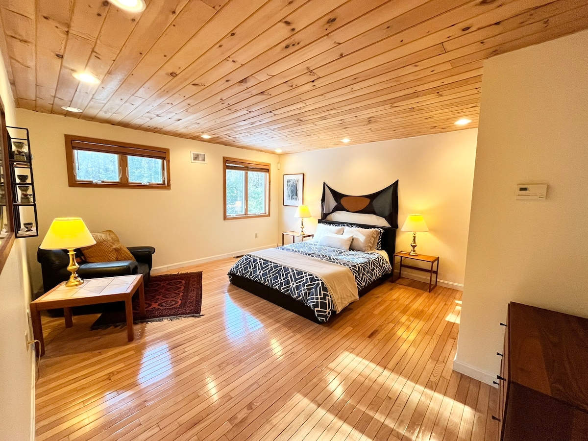 Спалня за гости с мек матрак с двоен размер.