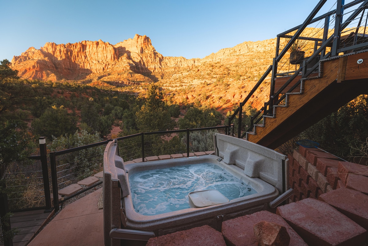 Zion A-Frame: Voted #1 Most Liked Stay by Airbnb - Tiny houses for